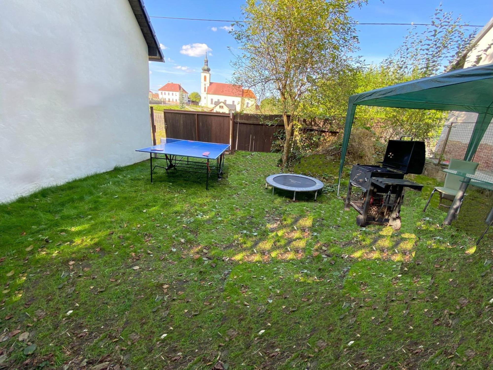 Rodinny Dum Radoska Divisov Exteriör bild